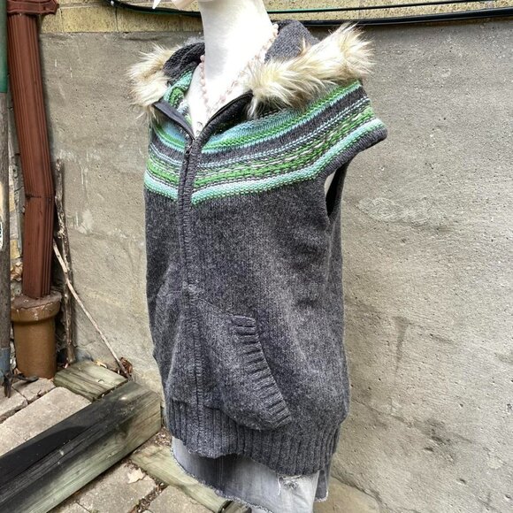 Grey and Green Knit Vest with a Faux Fur Trim - Picture 1 of 5